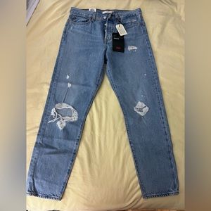 Levi’s Denim 90’s style Wedgie Jean size 28